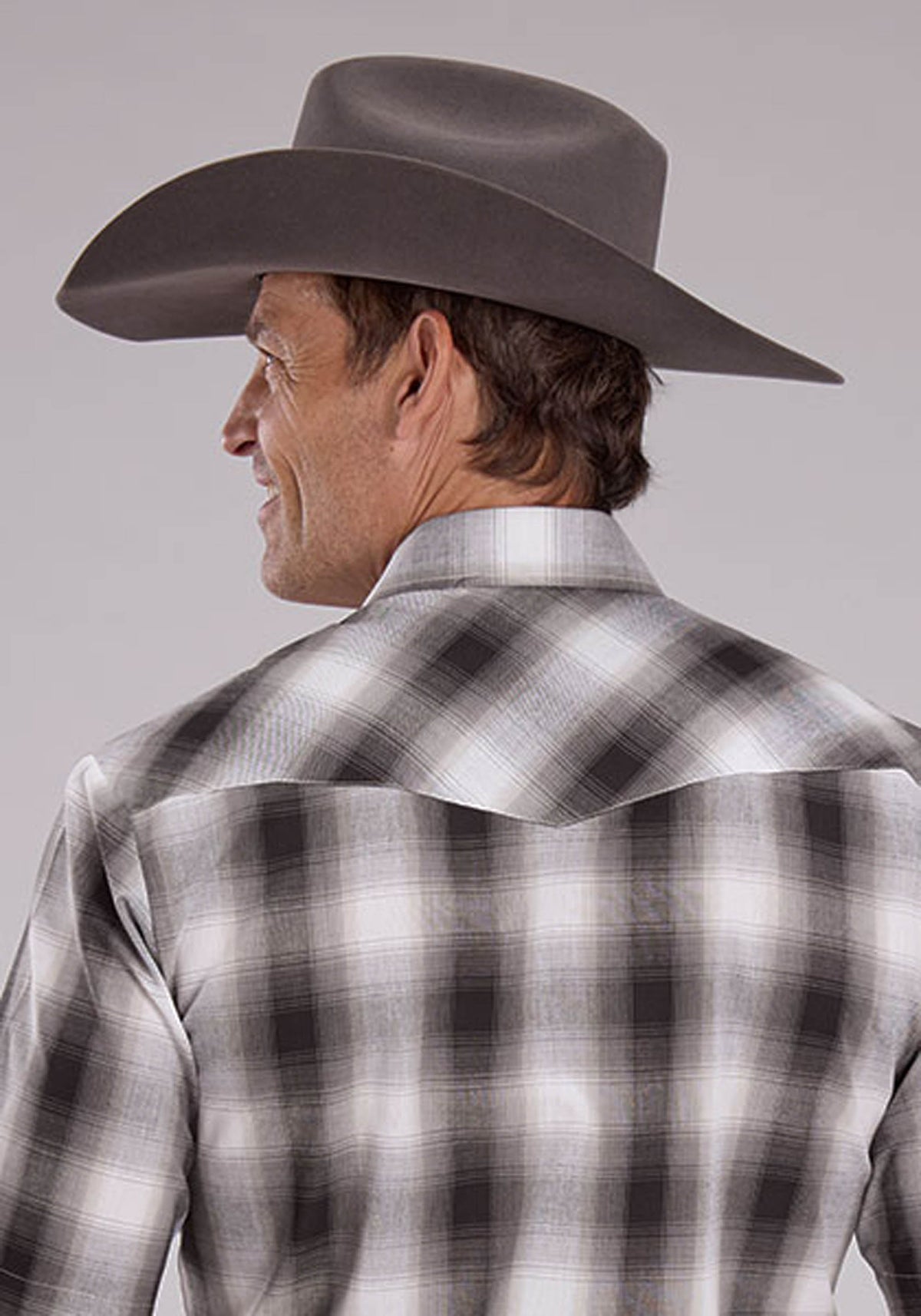 Mens Gray Black And White Plaid Short Sleeve Snap Western Shirt